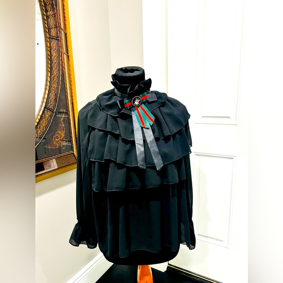 Elegant Black Ruffled Italian Women's top - Picture 1 of 3